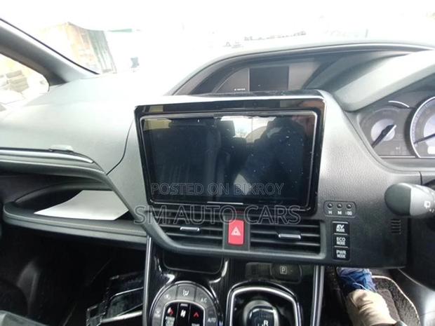 Toyota Esquire Hybrid Gi Premium 2021