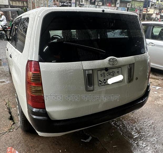 Toyota Succeed ul pkz 2011