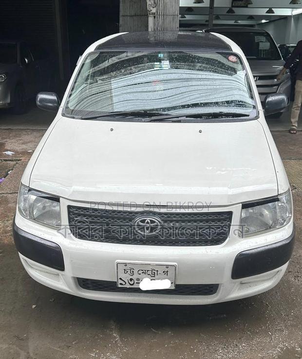 Toyota Succeed ul pkz 2011