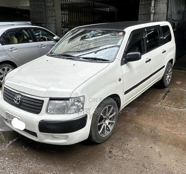 Toyota Succeed ul pkz 2011