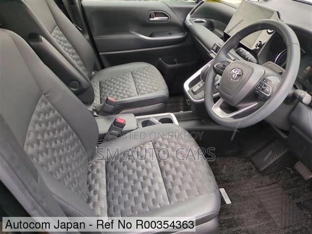 Toyota Voxy Non Hybrid SZ Black 2022