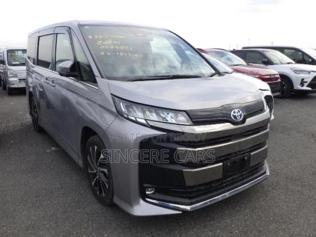 Toyota Noah Sz. Brown 2022