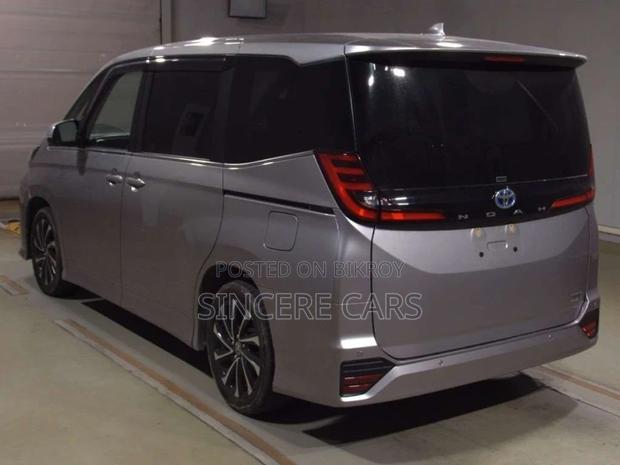 Toyota Noah Sz. Brown 2022