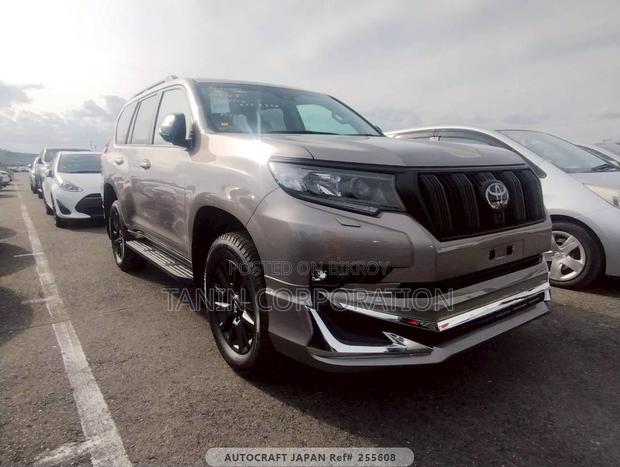 Toyota Prado TX-L BLACK EDI 5 GRD 2022