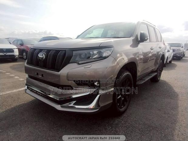 Toyota Prado TX-L BLACK EDI 5 GRD 2022