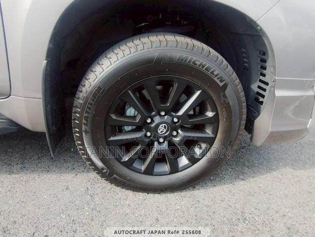 Toyota Prado TX-L BLACK EDI 5 GRD 2022