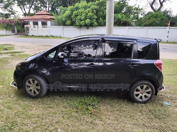 Toyota Ractis Black 2010