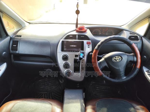 Toyota Ractis Black 2010