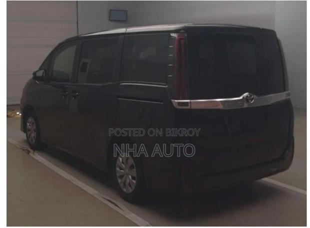 Toyota Noah Non Hybrid 2021