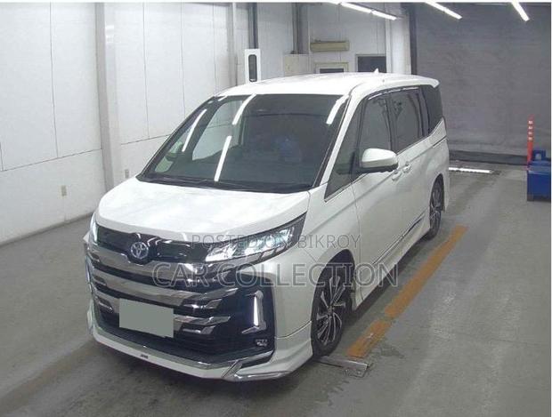 Toyota Noah SZ 2023