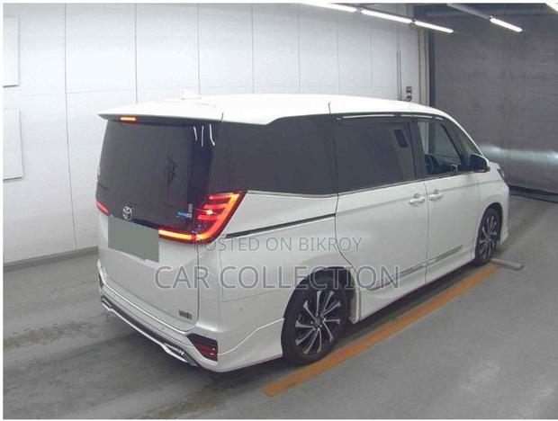 Toyota Noah SZ 2023