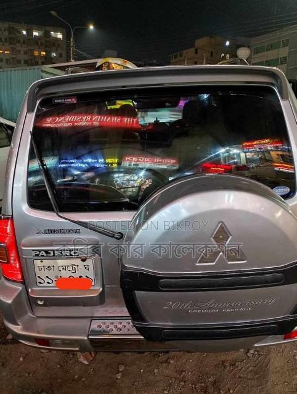 Mitsubishi Pajero v73 2002