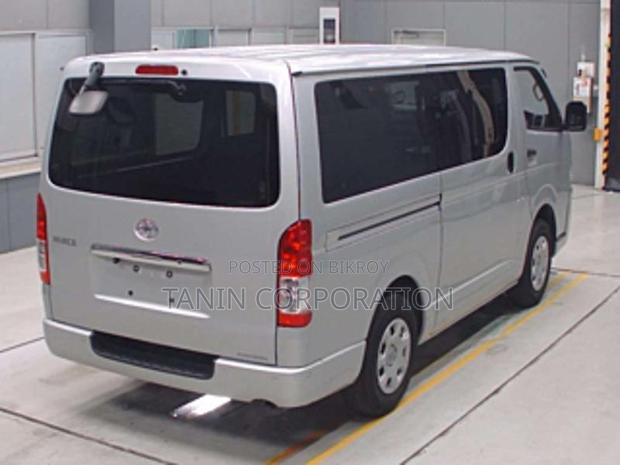 Toyota Hiace GL Dual AC TRH 2021