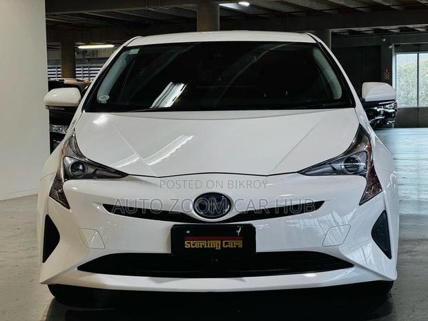 Toyota Prius S Touring 2018