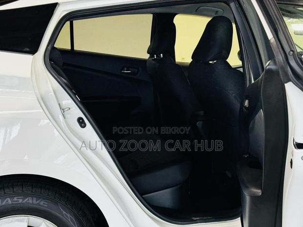 Toyota Prius S Touring 2018