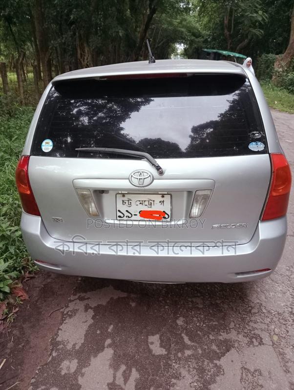 Toyota Fielder silver 2004