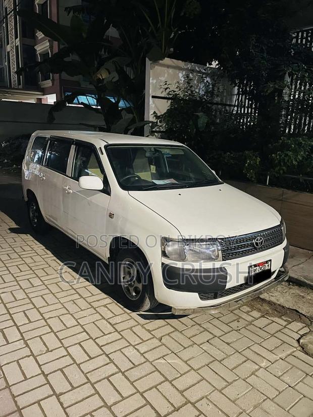 Toyota Probox . 2002