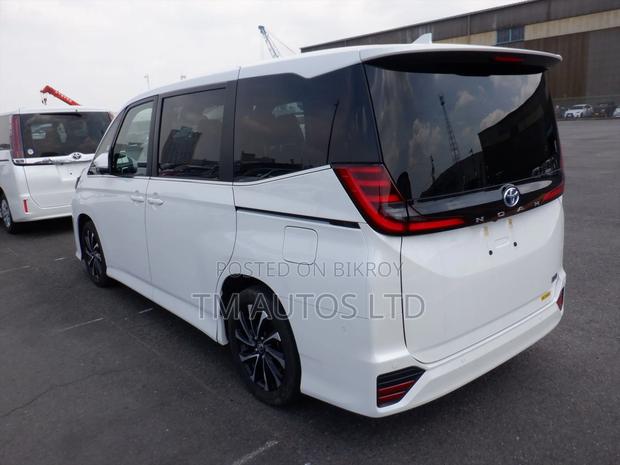 Toyota Noah S-Z PKG 4.0 PEARL 2022