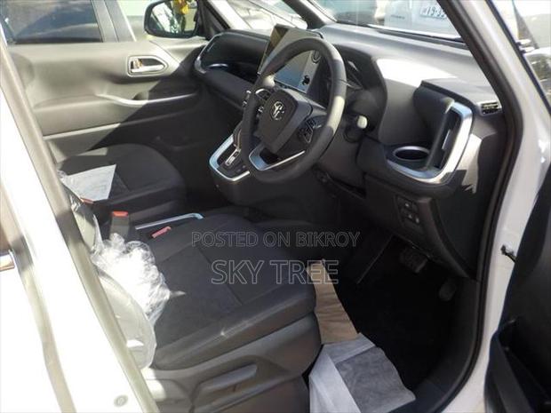 Toyota Voxy S-Z Pack.... 2025