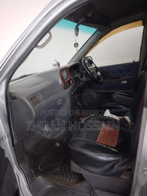 Toyota TownAce Noah 2000