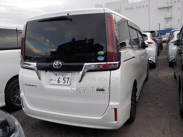 Toyota Esquire Gi Pack. 2020