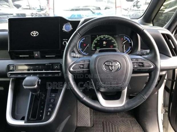 Toyota Noah SZ Leg Rest 2023