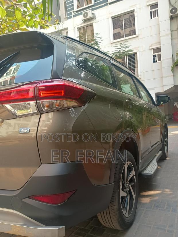 Toyota Rush Bronze Mica Metallic 2022