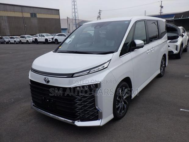 Toyota Voxy Hybrid SZ Pearl New 2026