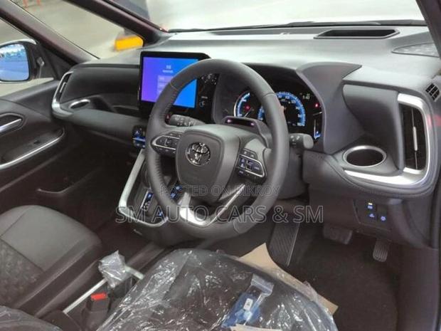 Toyota Voxy Hybrid SZ Pearl New 2026