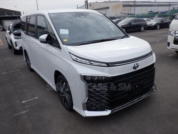 Toyota Voxy Hybrid SZ Pearl New 2026