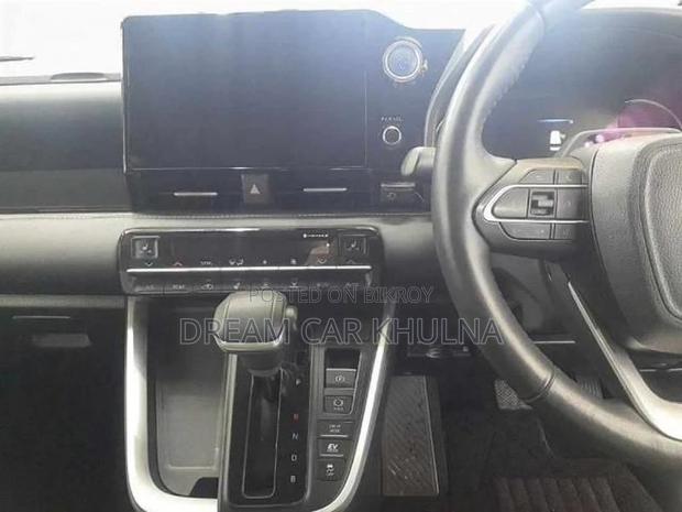 Toyota Noah S-Z Leg Rest atostep 2022