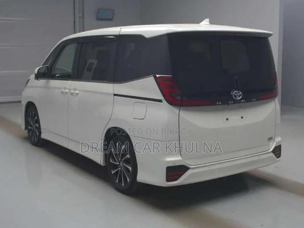 Toyota Noah S-Z Leg rest 2022