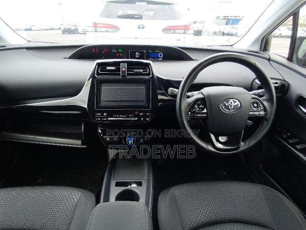 Toyota Prius 2021 Pearl