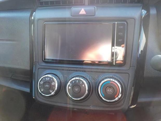 Toyota Axio Non Hybrid EX Silver 2021