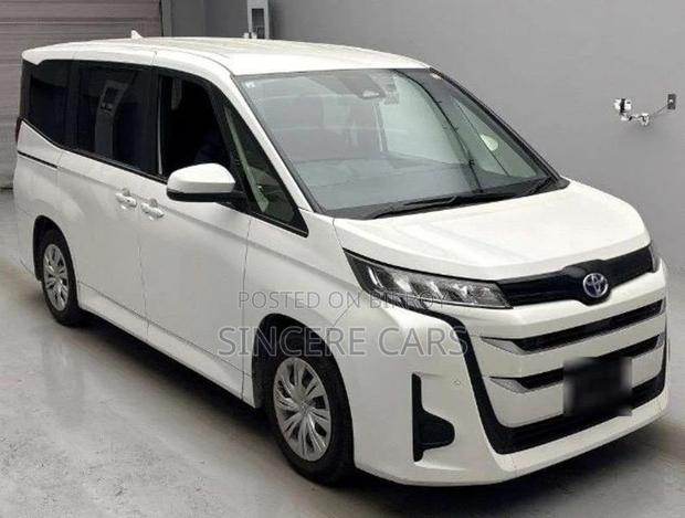 Toyota Noah X HYB PUSH 2DR POWER 2022
