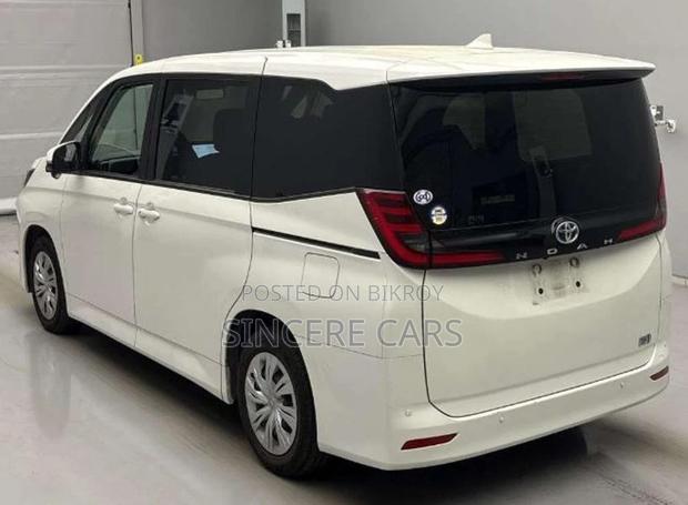 Toyota Noah X HYB PUSH 2DR POWER 2022