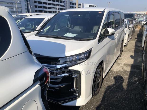 Toyota Noah SZ PKG HYB 360 2023