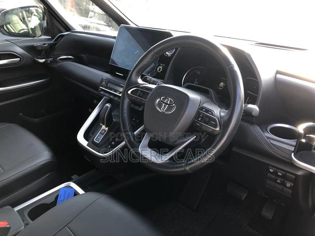 Toyota Noah SZ PKG HYB 360 2023