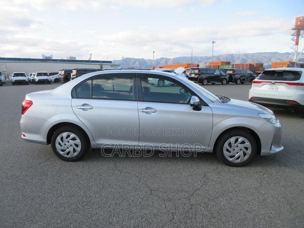 Toyota Axio 2021 Silver