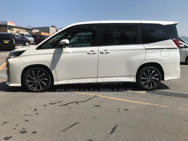 Toyota Noah SZ PKG FULL OPTIONS 2022