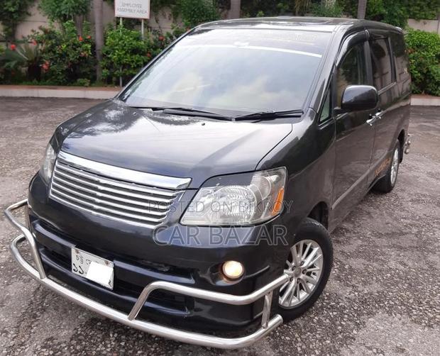 Toyota Noah 2.0 FWD (8 Seater) 2005 Black