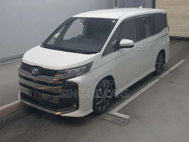 Toyota Noah SZ HYB 4POINT 360cam 2022