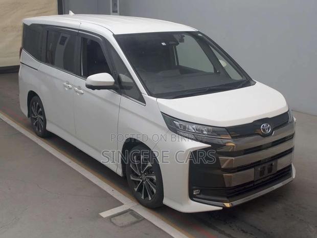 Toyota Noah SZ HYB 4POINT 360cam 2022