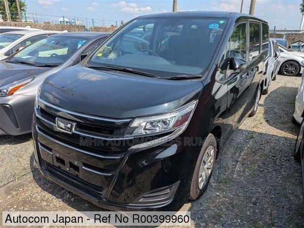 Toyota Noah X SMART PACKAGE 2021