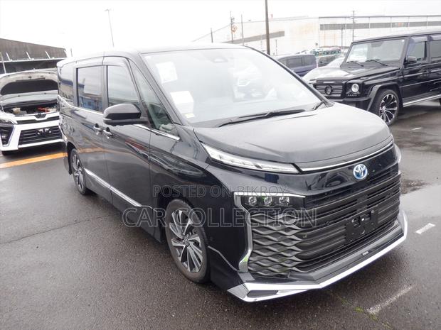 Toyota Voxy S-Z 2023