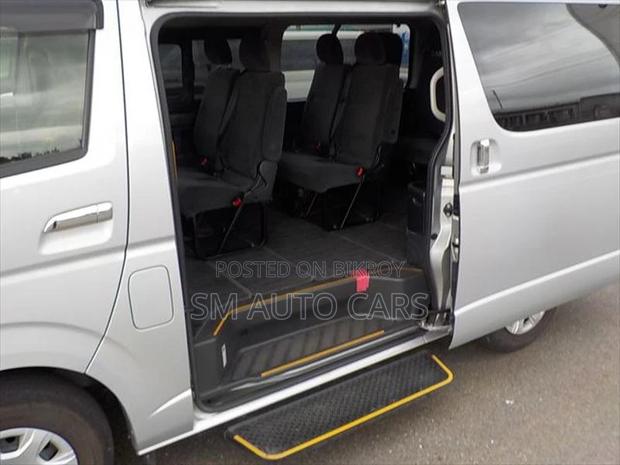 Toyota Hiace Grand Cabin Silver 2020