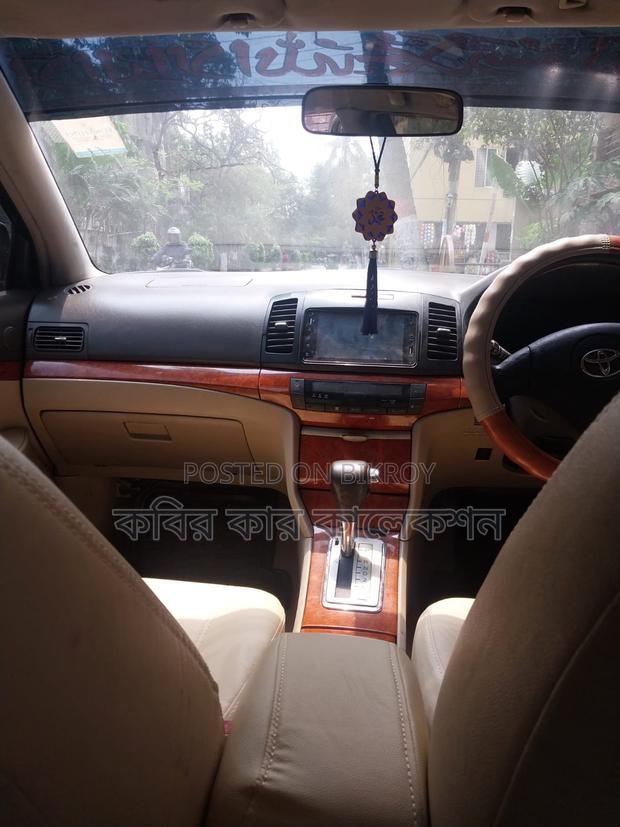 Toyota Premio silver 2005