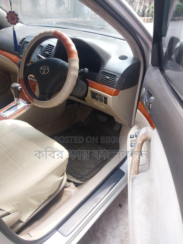 Toyota Premio silver 2005