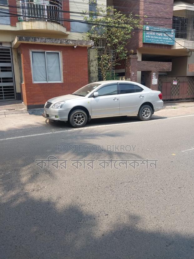 Toyota Premio silver 2005