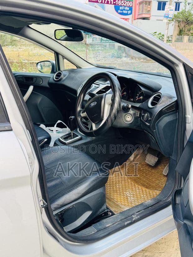 Ford Fiesta , 2011